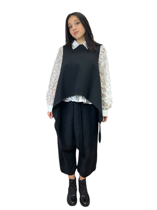 Wendy Trendy pantaloni taglio croppato in tessuto strutturato a rilievo.