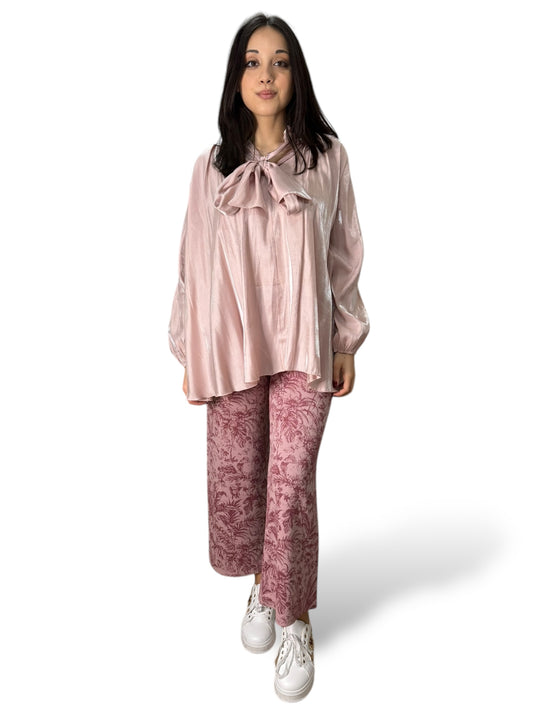 Blusa in organza con fiocco sul collo