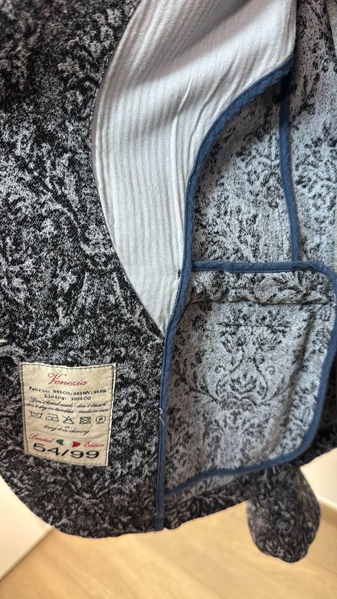 Giacca con tessuto ricamato