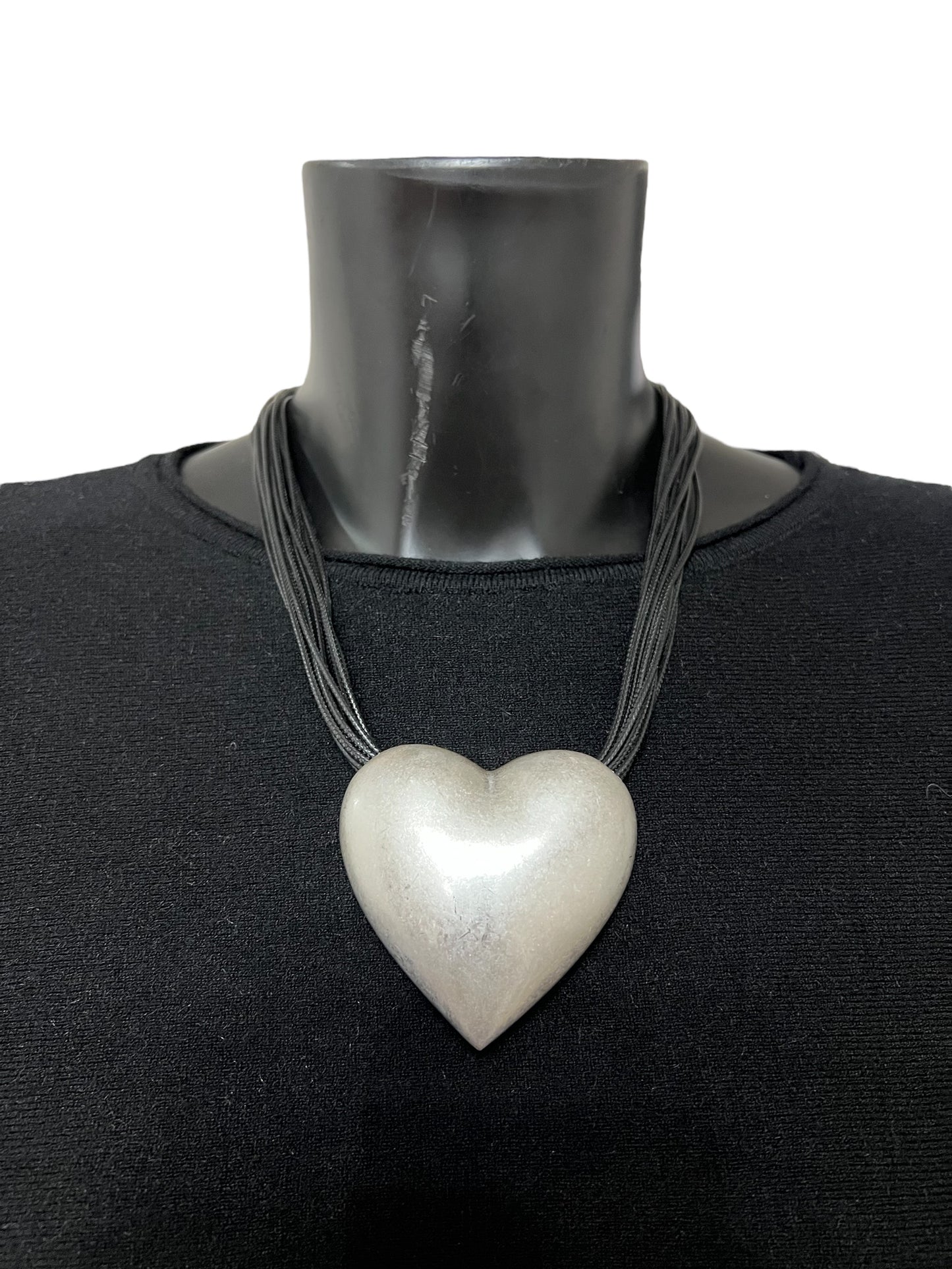 Collana con cuore in acciaio satinato