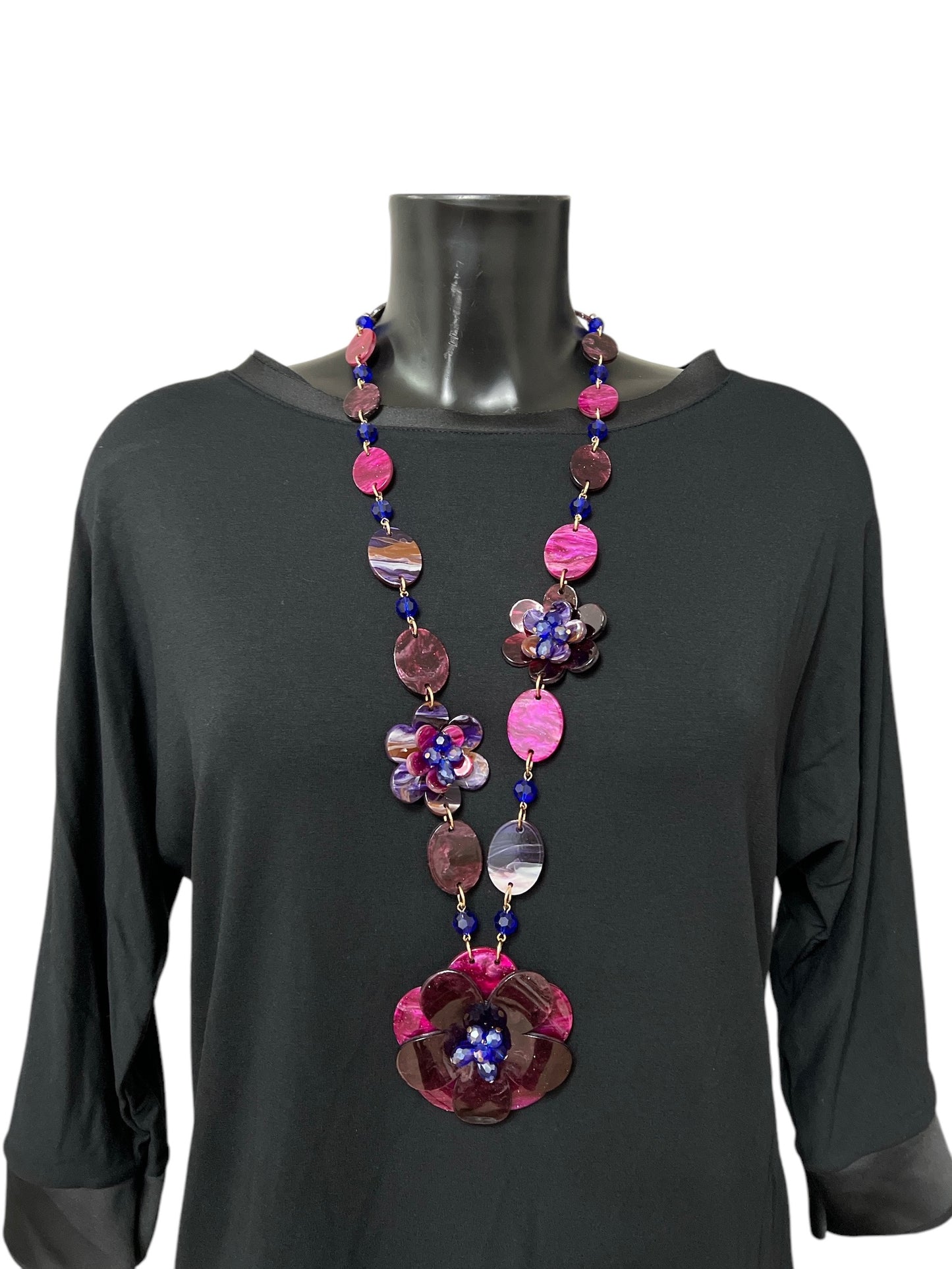 Collana con fiori in resina colorata