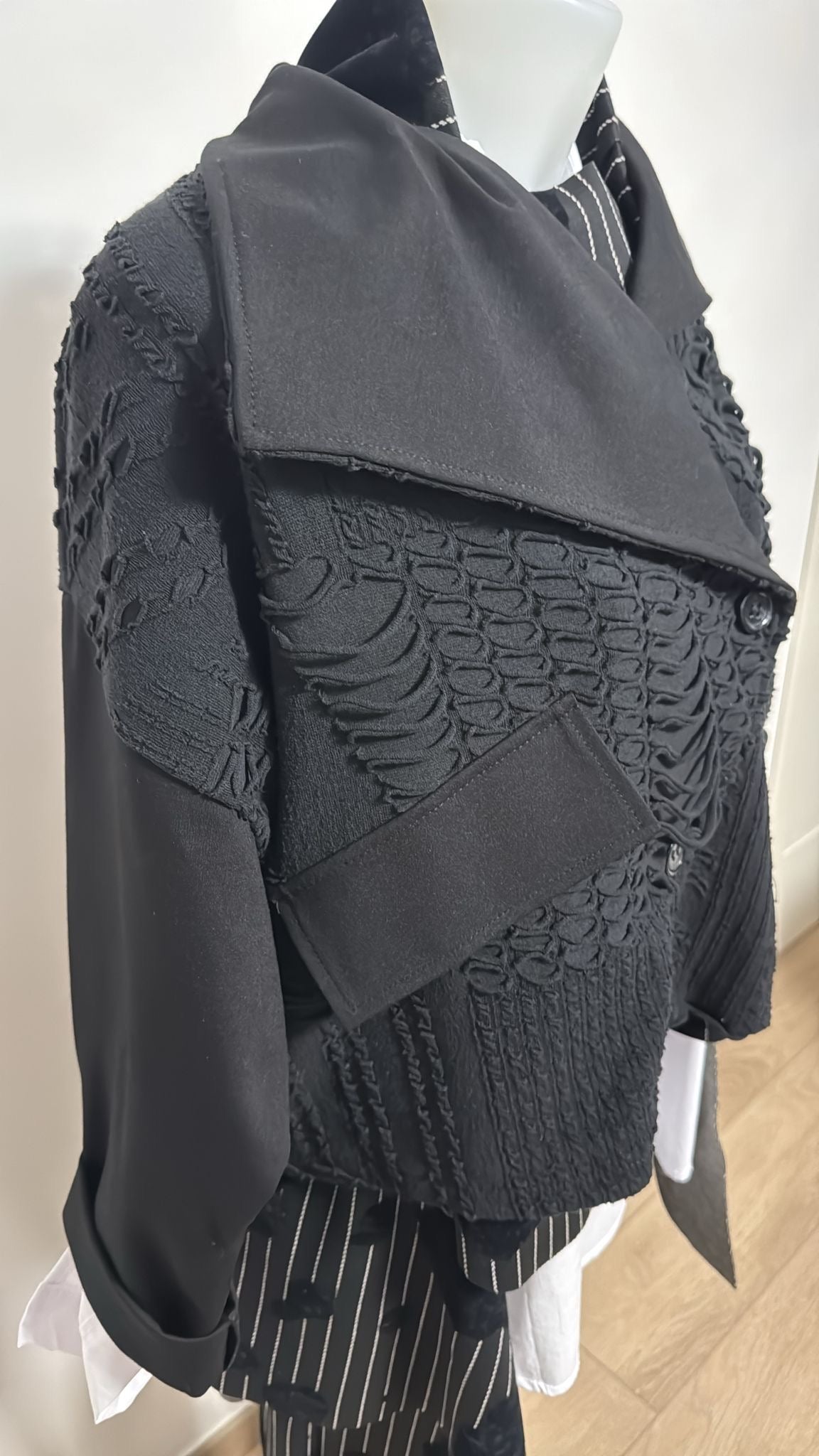 158C giacca in tessuto effetto stracciato