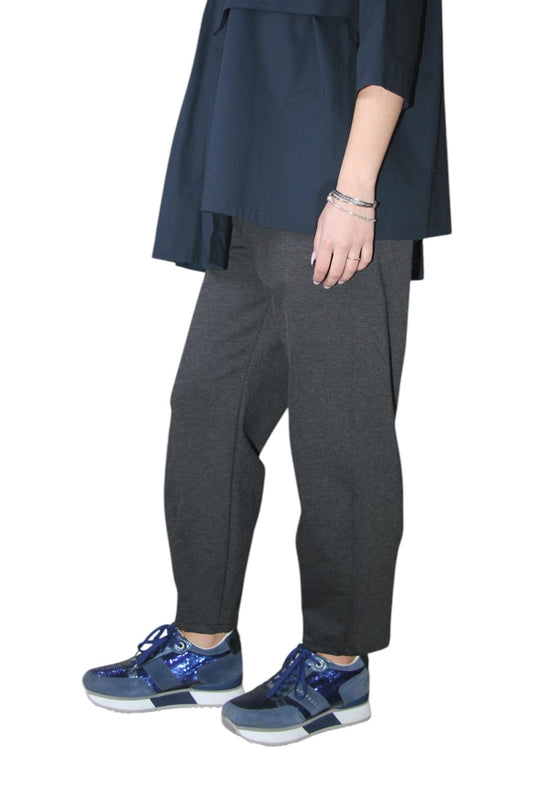 Wendy Trendy trousers with decorative stitching on the ankle