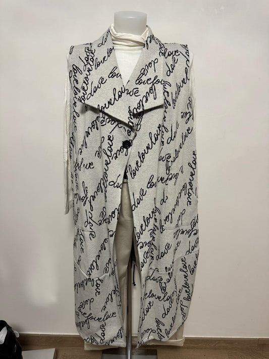 158C cappotto smanicato con scritte a rilievo e culisse regolabile