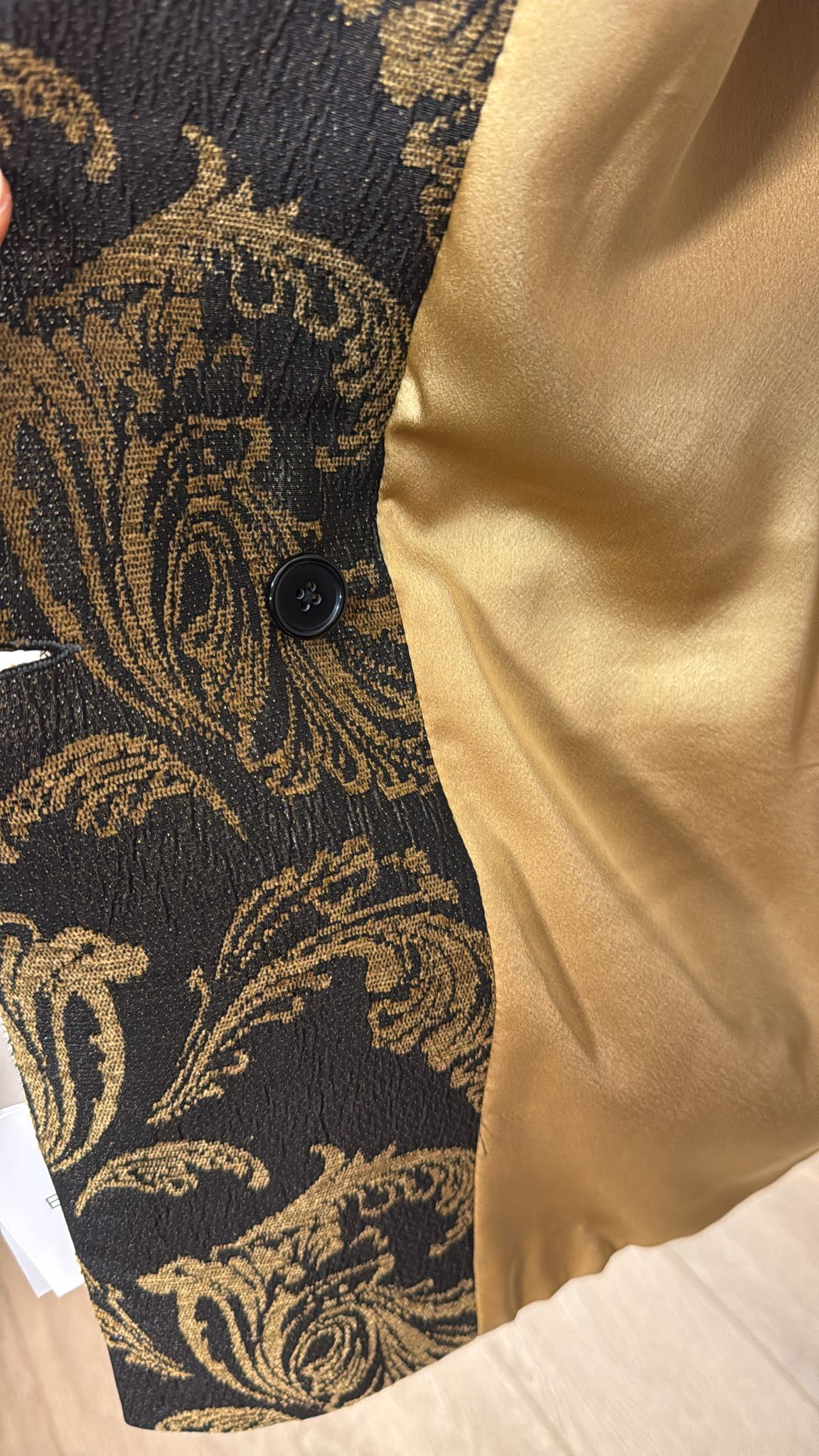 Giacca con revers in decoro jacquard a contrasto