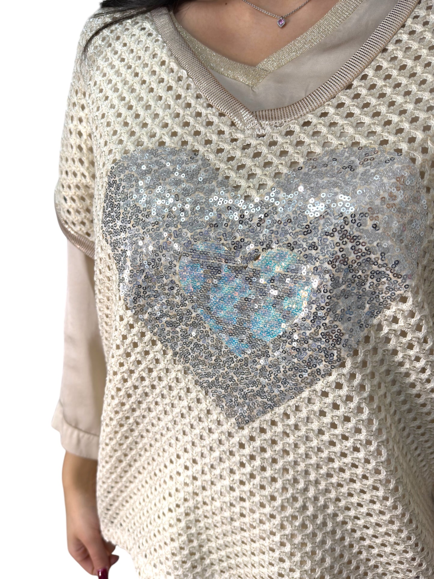 T-shirt in mesh con scollo a V e paillettes
