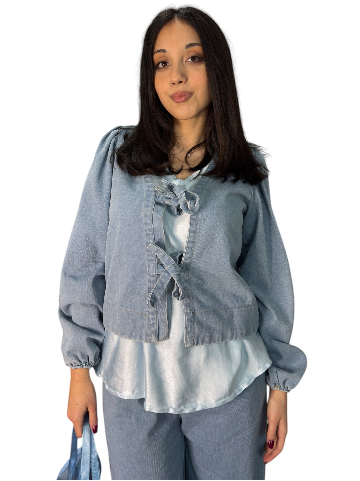 Coordinato in denim con giacca e pantaloni a gamba larga