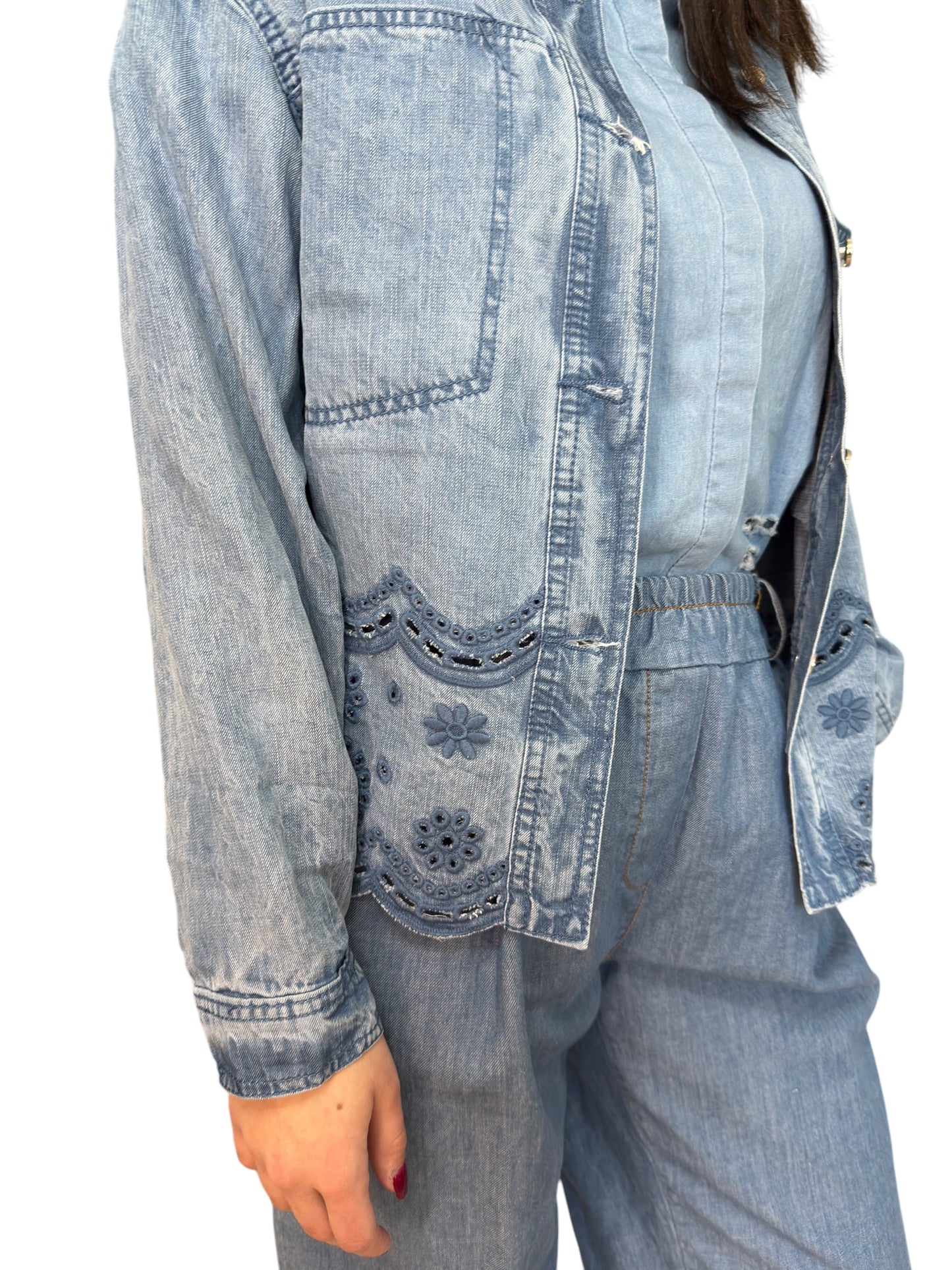 Overshirt in denim effetto lavato con lavorazione a pizzo
