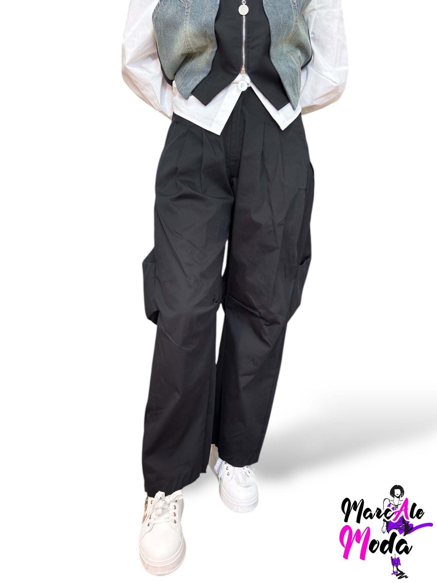 VicBee pantaloni a ovetto con pinces