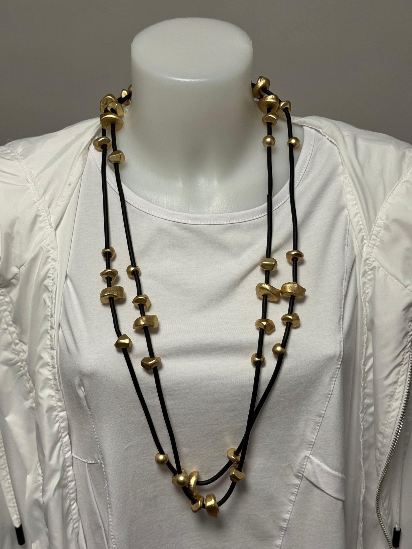 Collana Caucciù