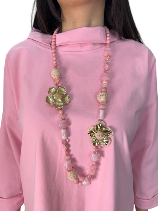 Collana con pietre e fiori rosa