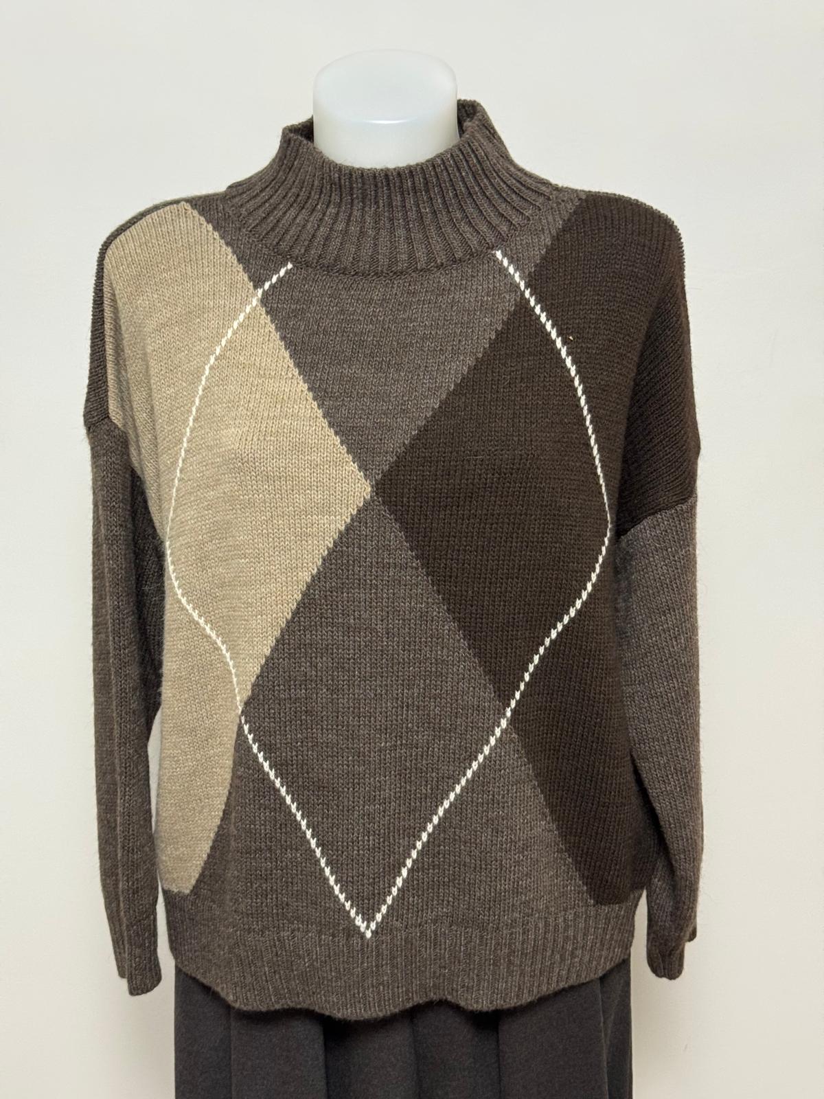 Maglione a mezzo collo con fantasia a rombi