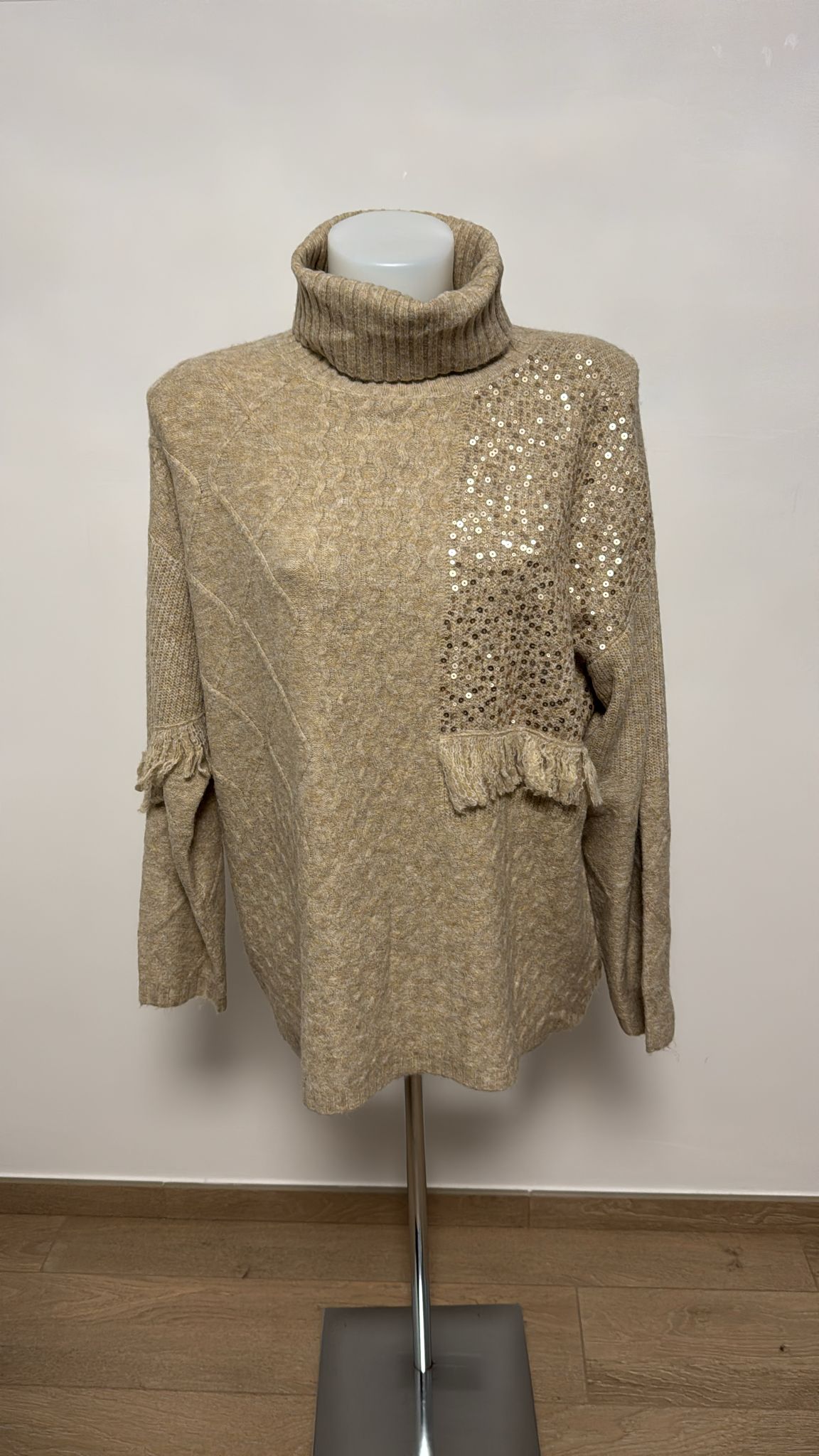 Maglione a collo alto con paillettes