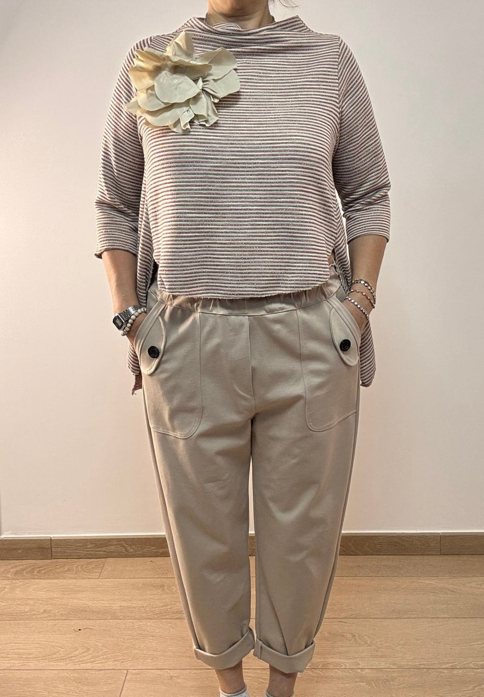 Pantaloni in punto milano con bottoni