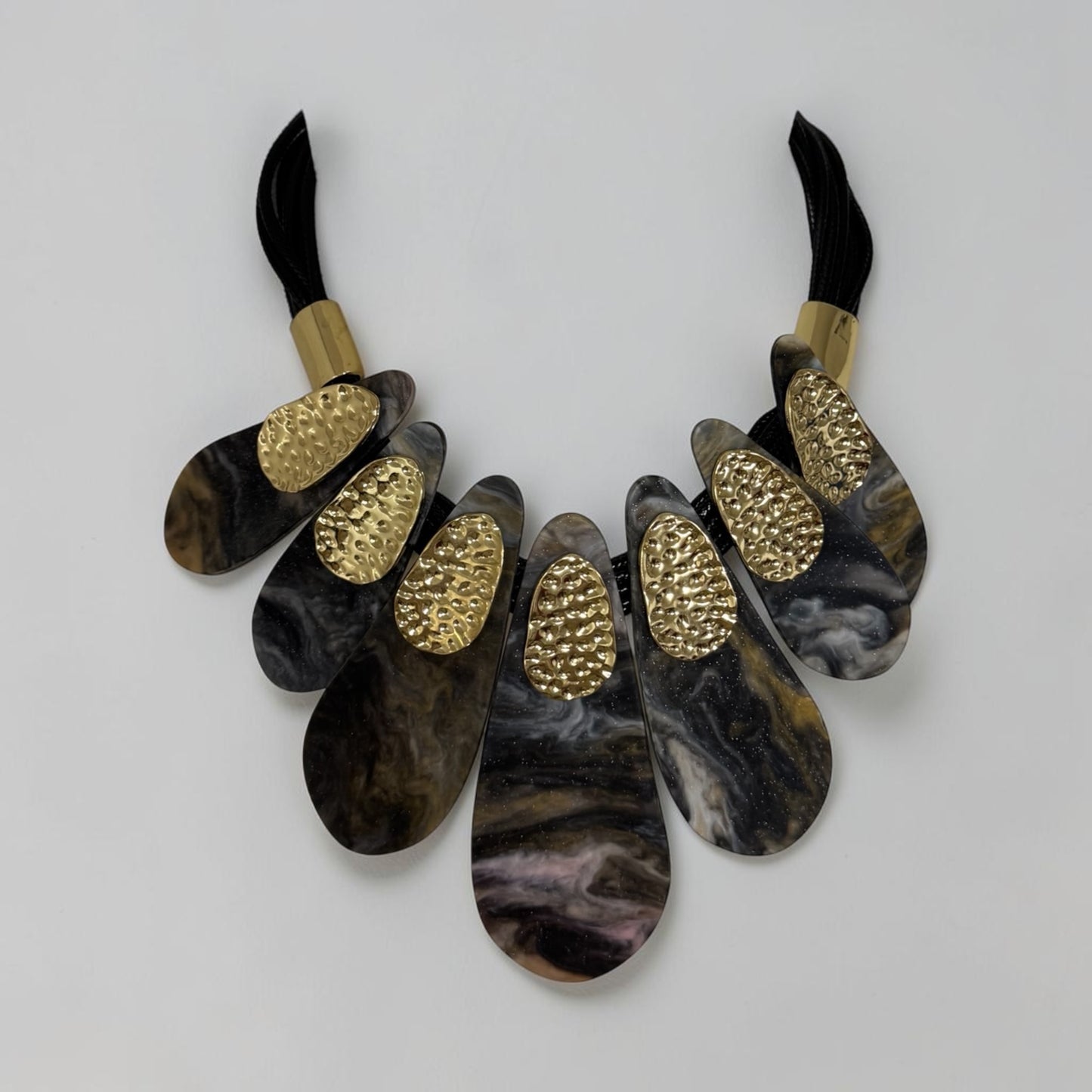 Collana Etnica