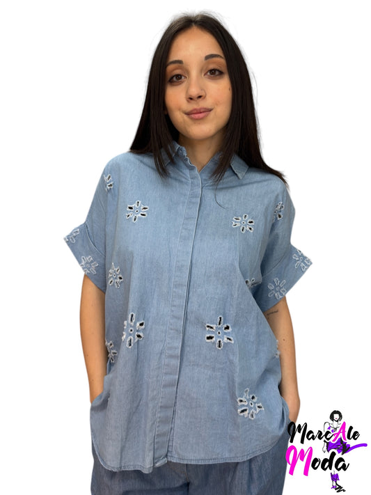 Camicia a maniche corte effetto lavato con ricami