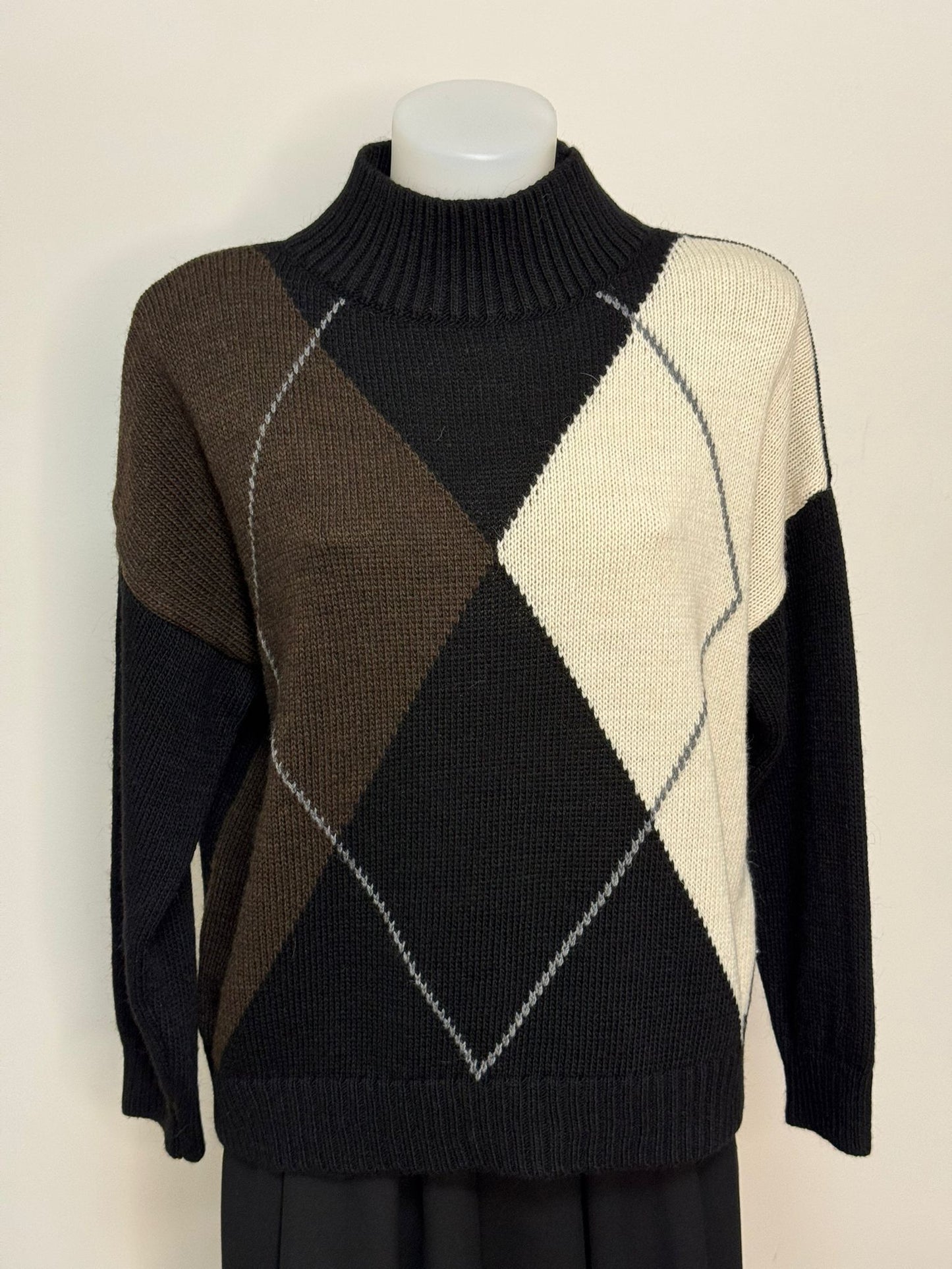 Maglione a mezzo collo con fantasia a rombi