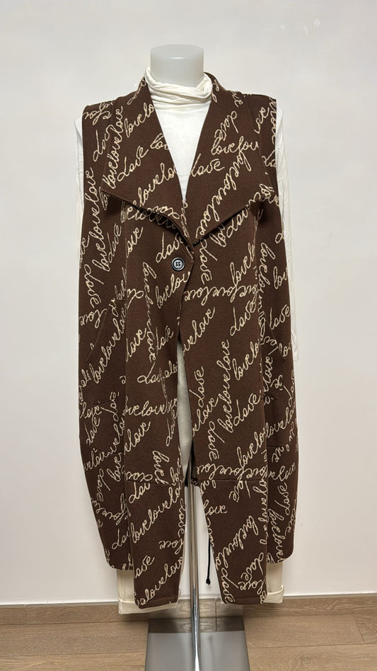 158C cappotto smanicato con scritte a rilievo e culisse regolabile