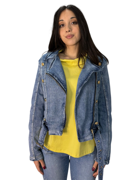 Chiodo in denim con cintura e dettagli oro