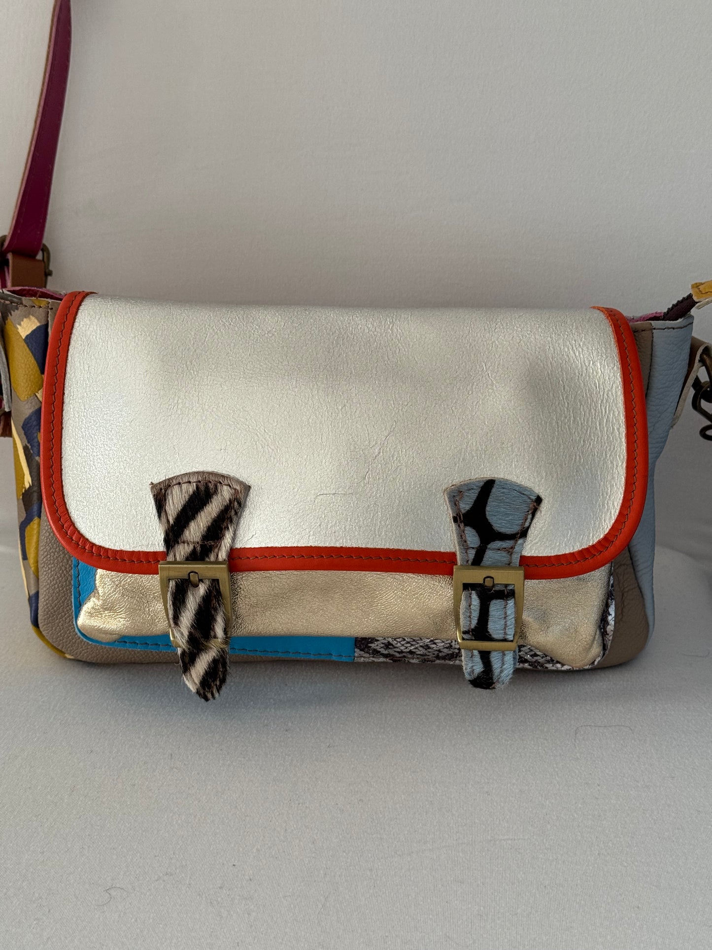 Tracolla oro/argento patch pelle