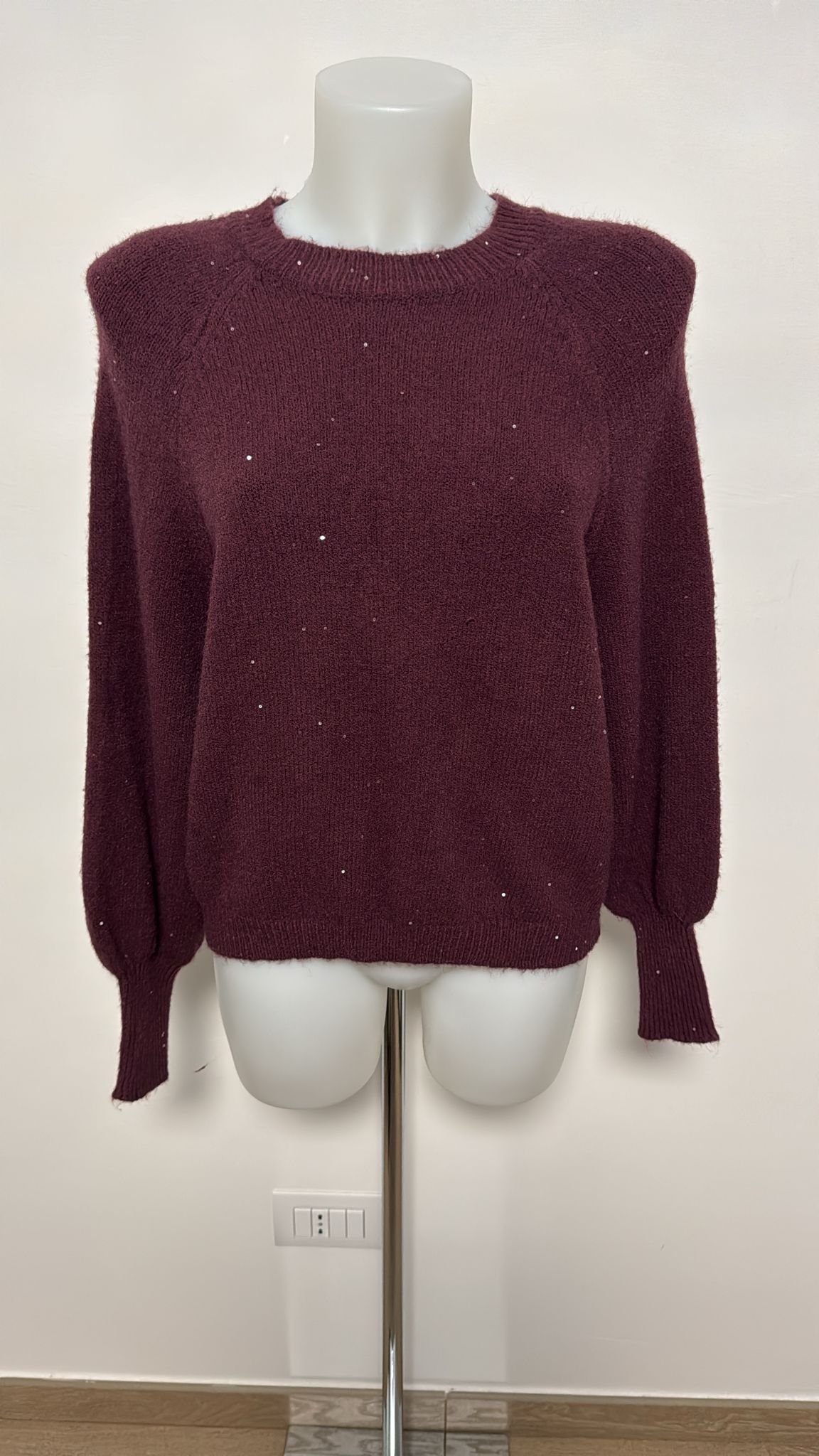 Maglione girocollo con maniche a martello e paillettes