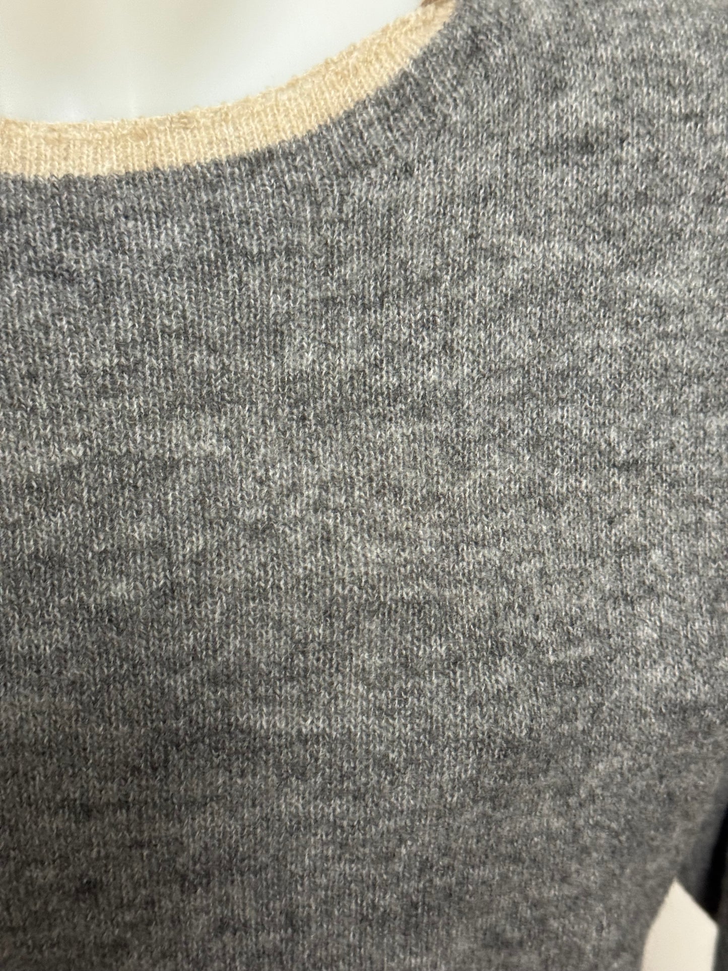 Maglione tinta unita profilo