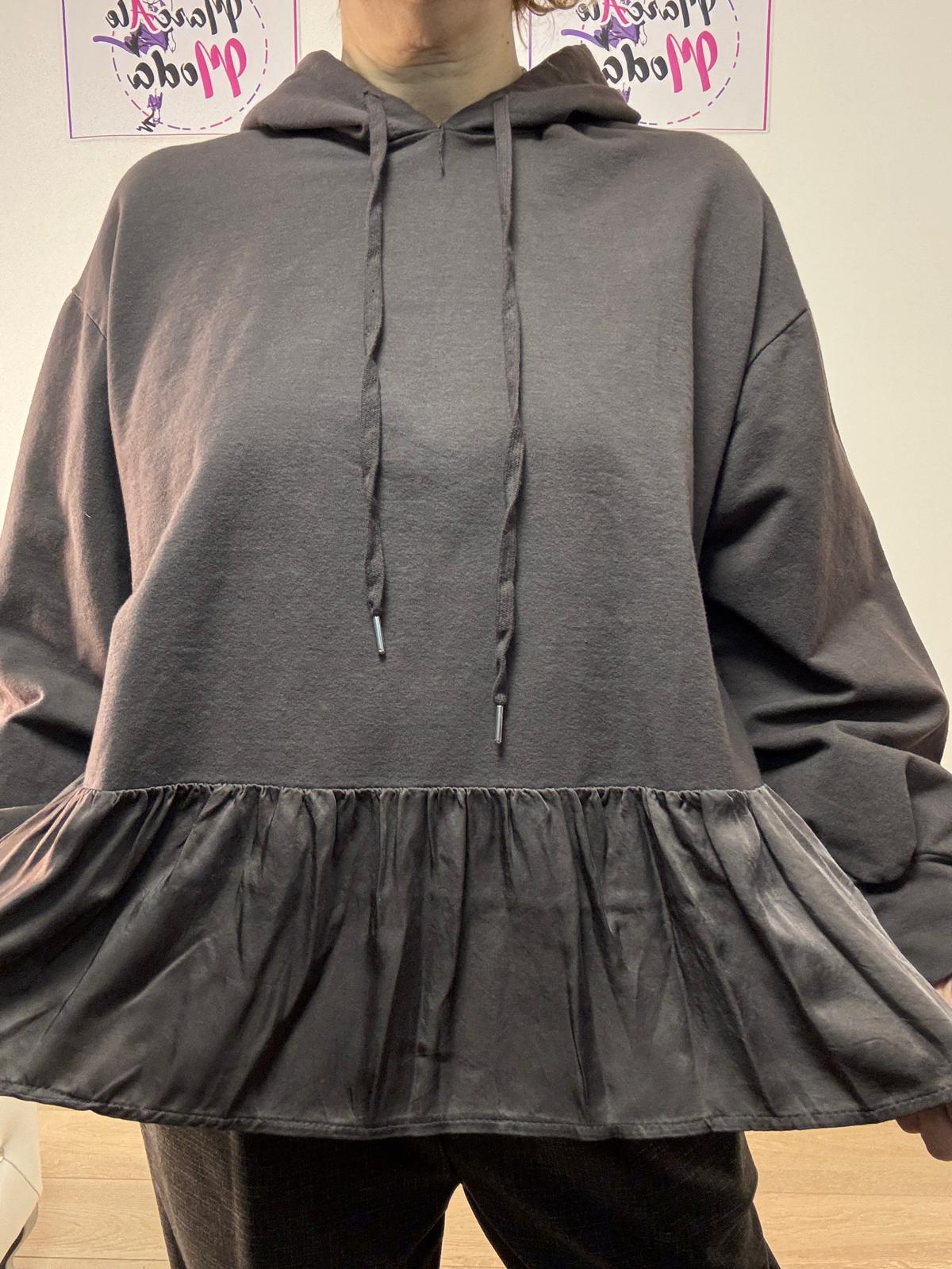 Felpa con cappuccio e sezioni in raso