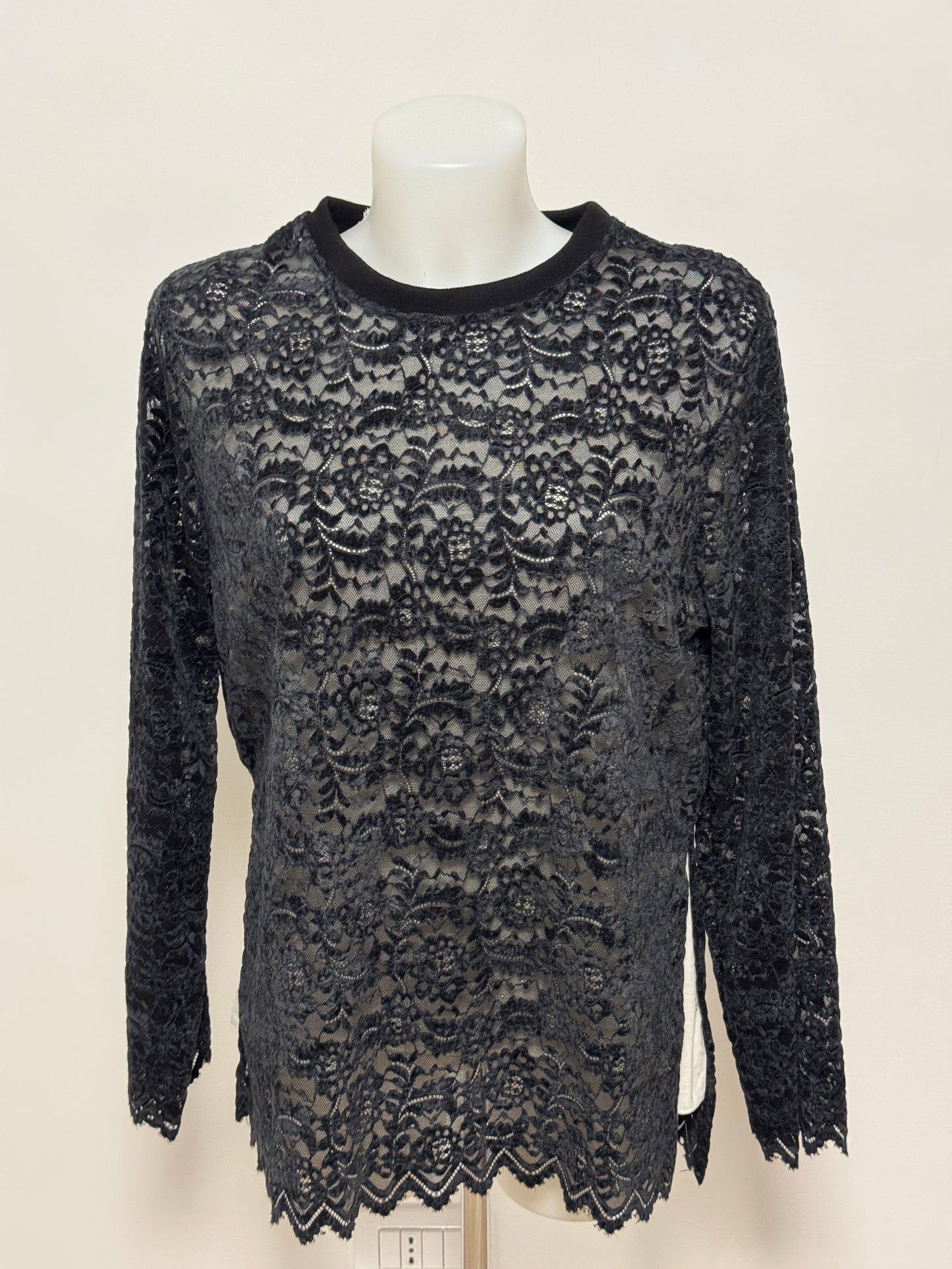 Blusa in ciniglia ricamata