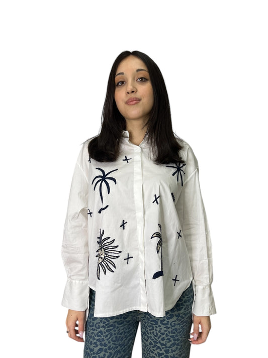 Camicia in cotone con ricami in rilievo e paillettes