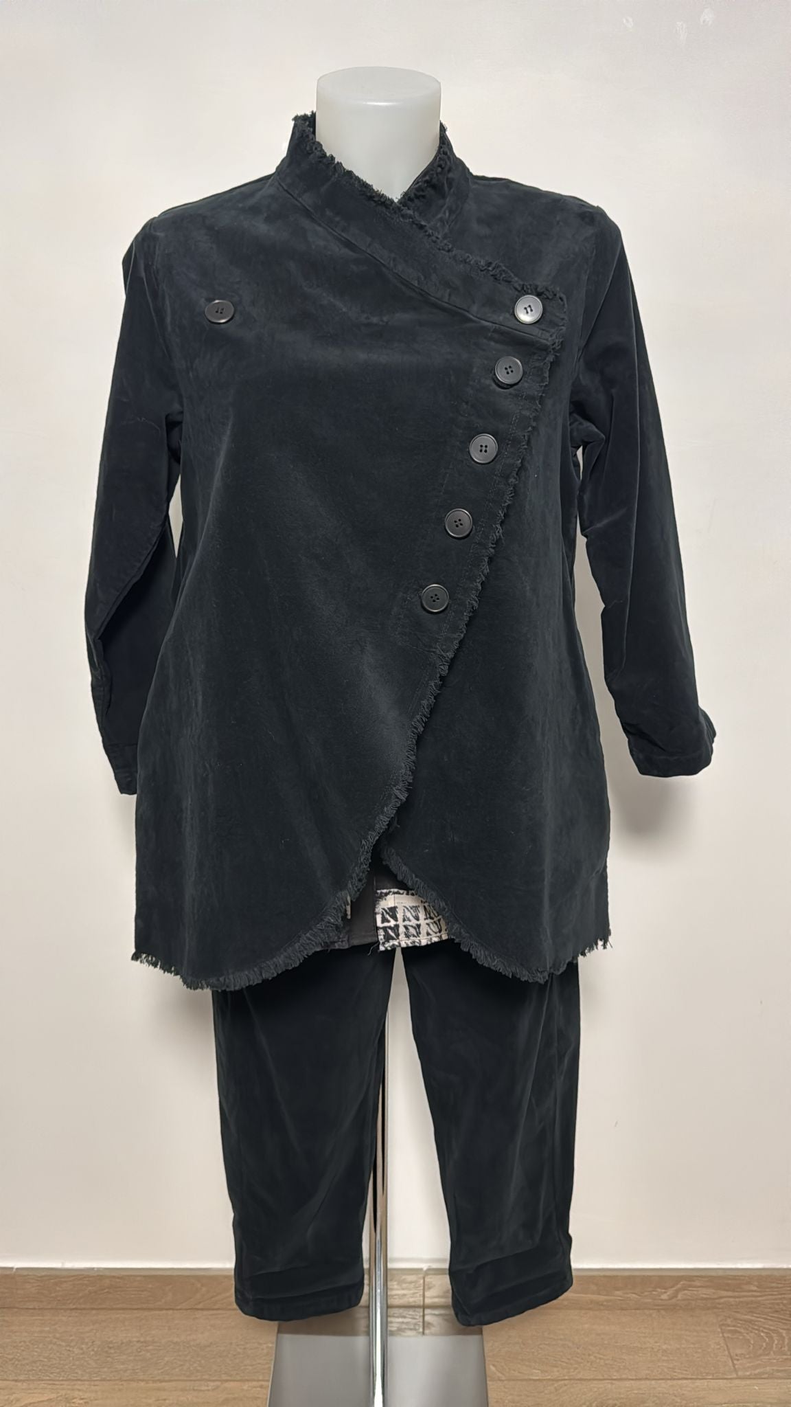 Wendy Trendy coordinato in velluto con abbottonatura trasversale