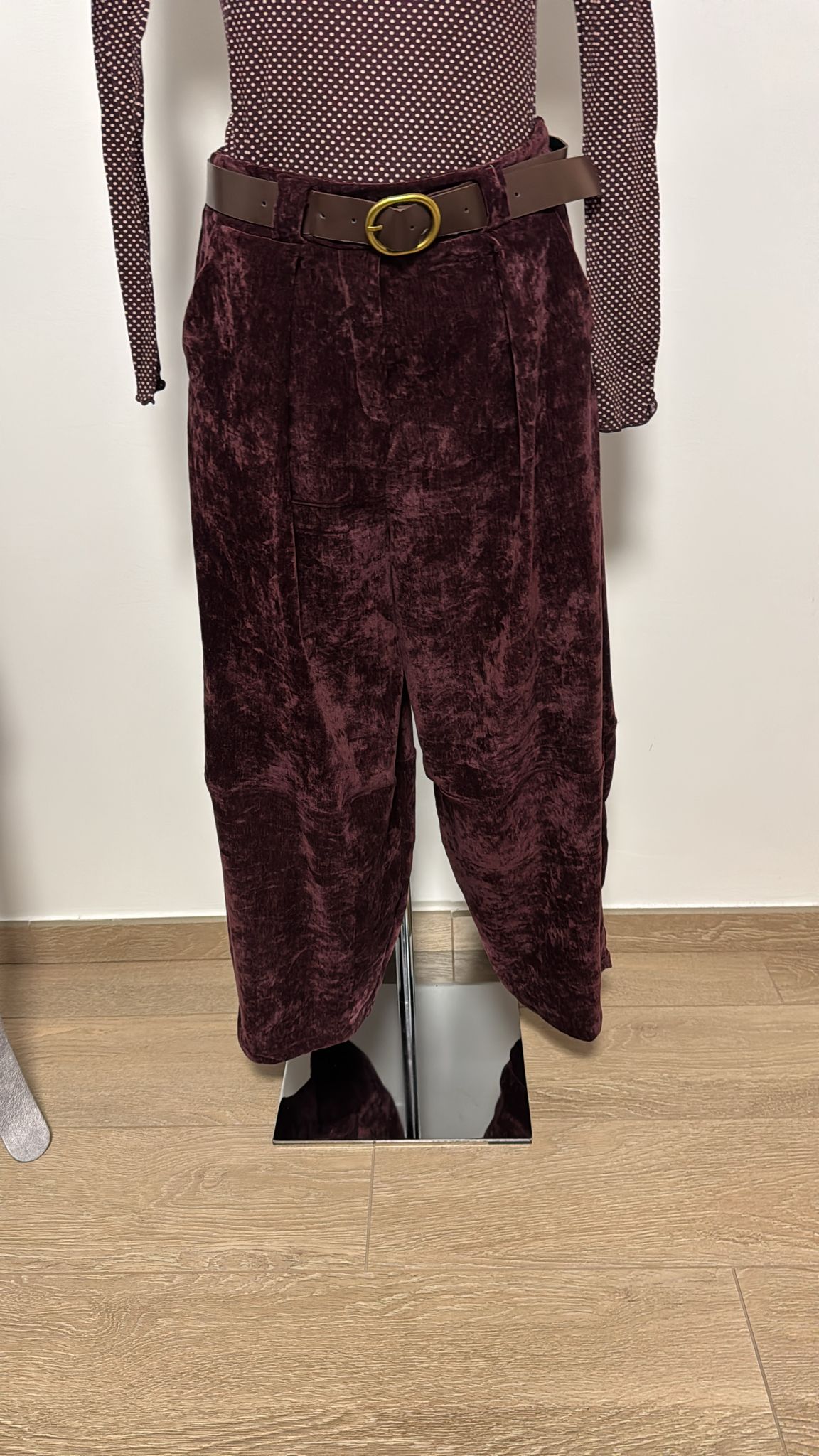 Pantaloni in ciniglia con pinces