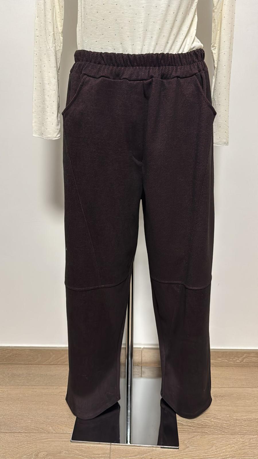 Pantalone con taglio