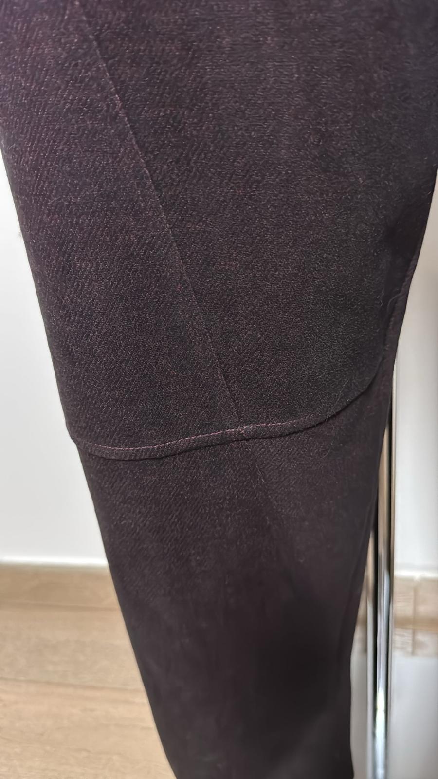 Pantalone con taglio