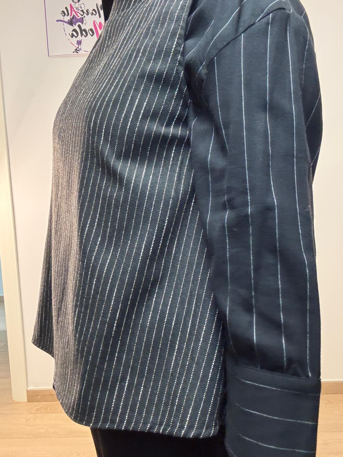 Gilet gessato senza bottoni