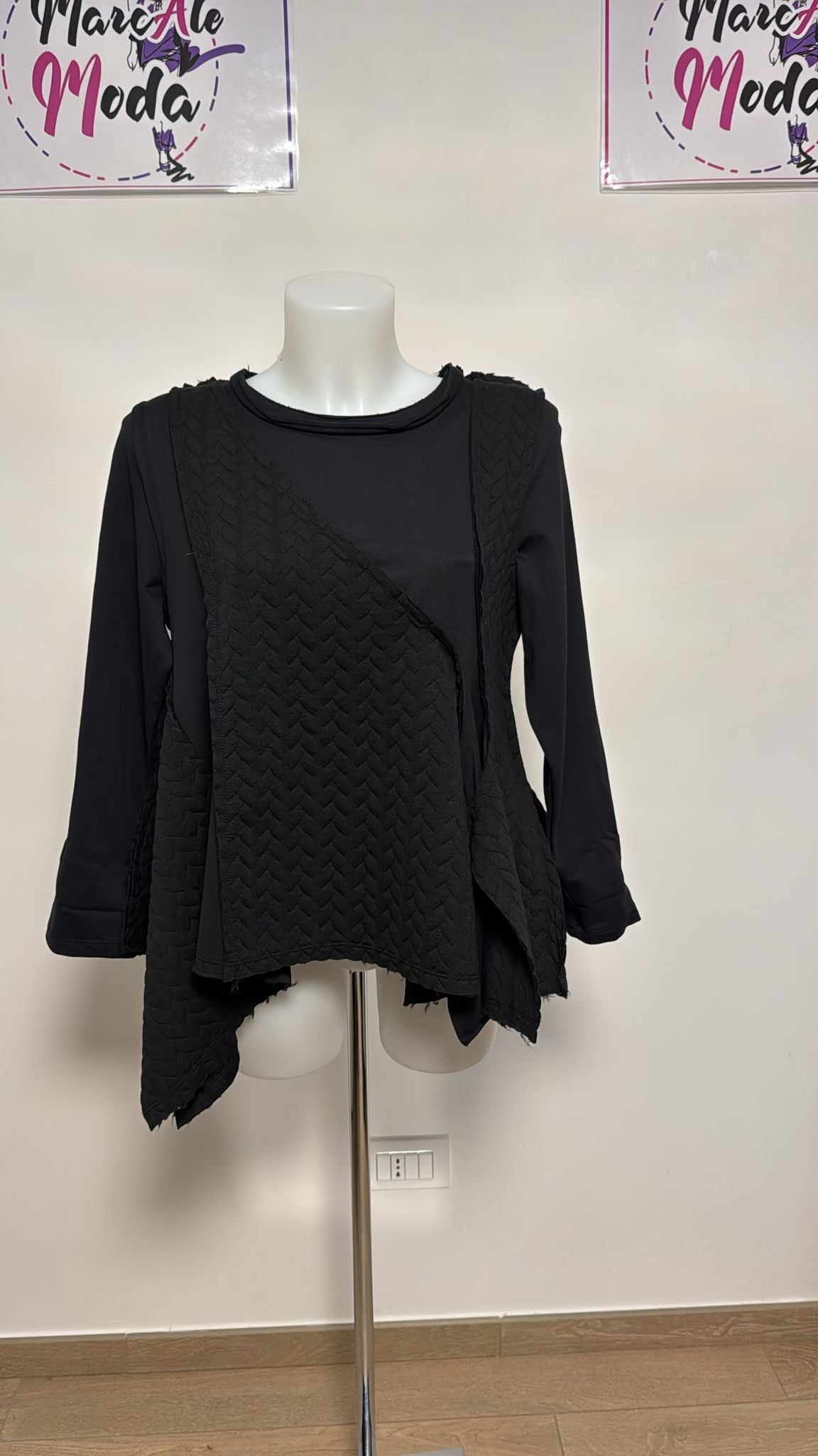 Wendy Trendy blusa asimmetrica con contrasto di tessuto