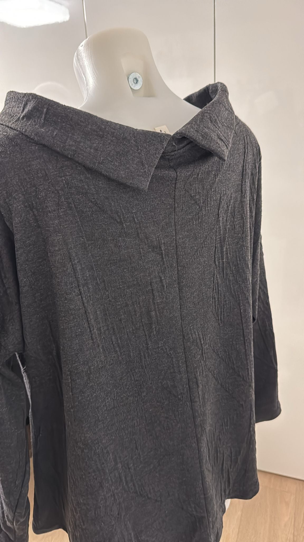 158C bluse tessuto simil lana in rilievo con mezzo collo e scollo a vulcano