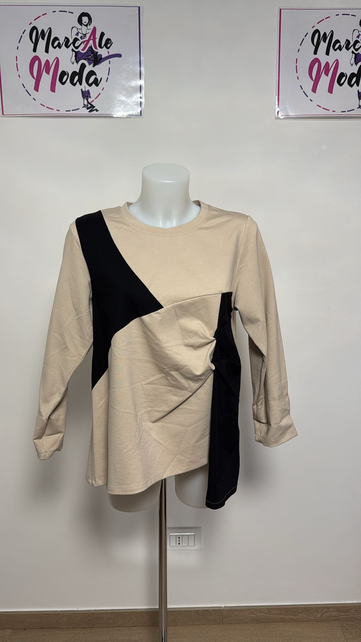 158 C casacca bicolore in punto milano con arricciatura laterale