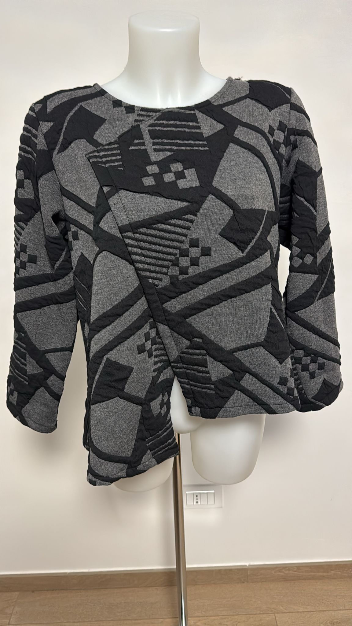 158C casacca con tessuto in rilievo a pattern astratto