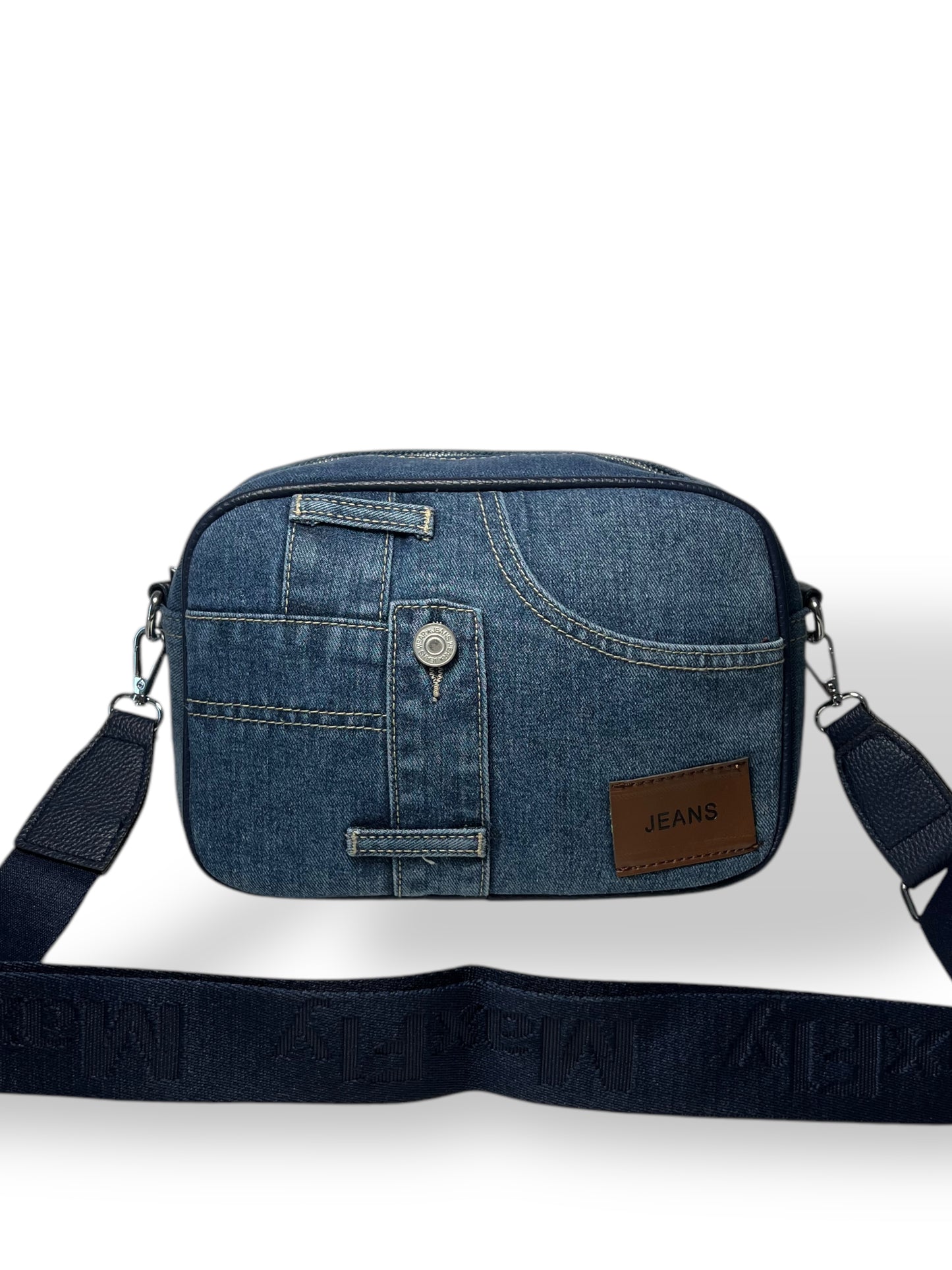 Borsello con lavorazione di jeans e profili in pelle