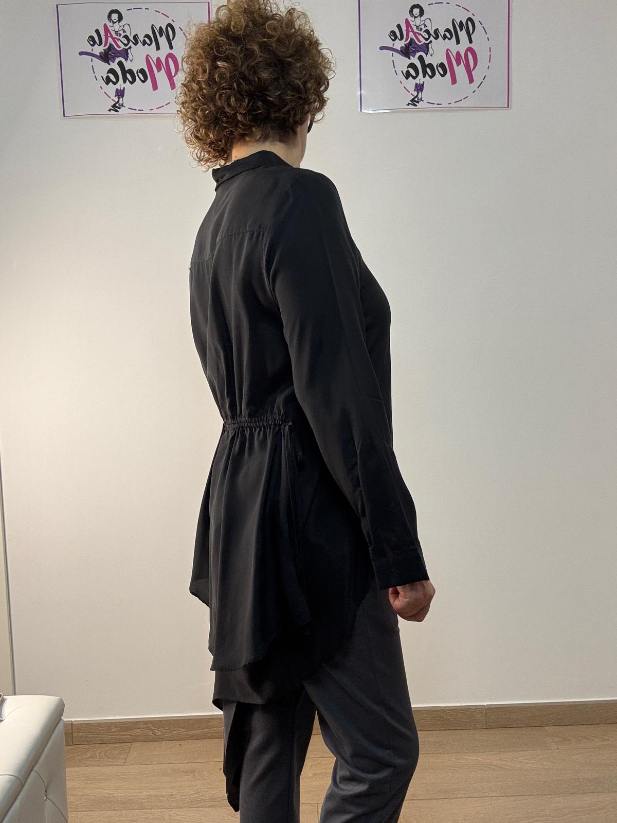 Camicia lunga sul retro