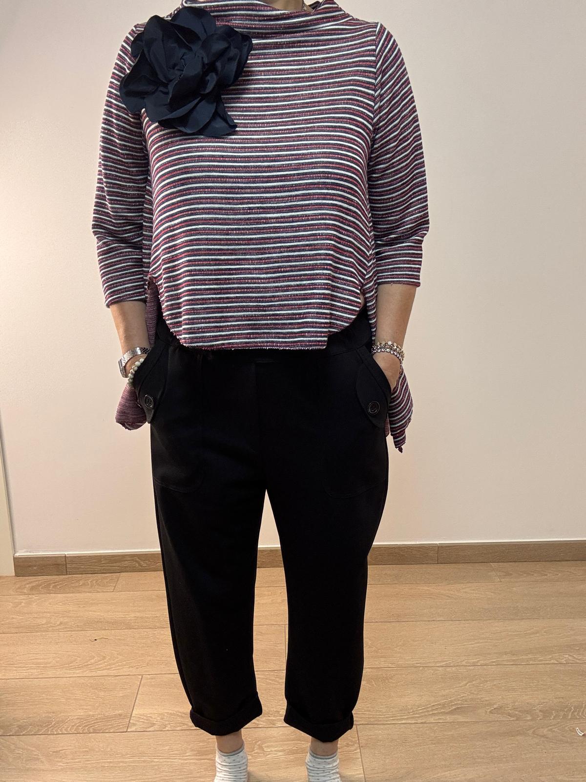 Pantaloni in punto milano con bottoni