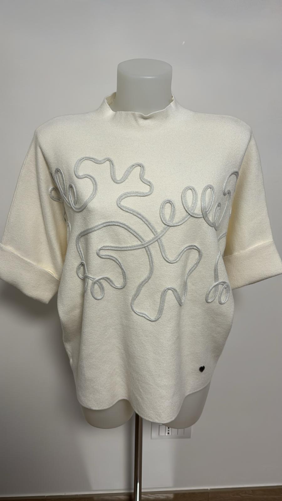 Maglia con ricamo